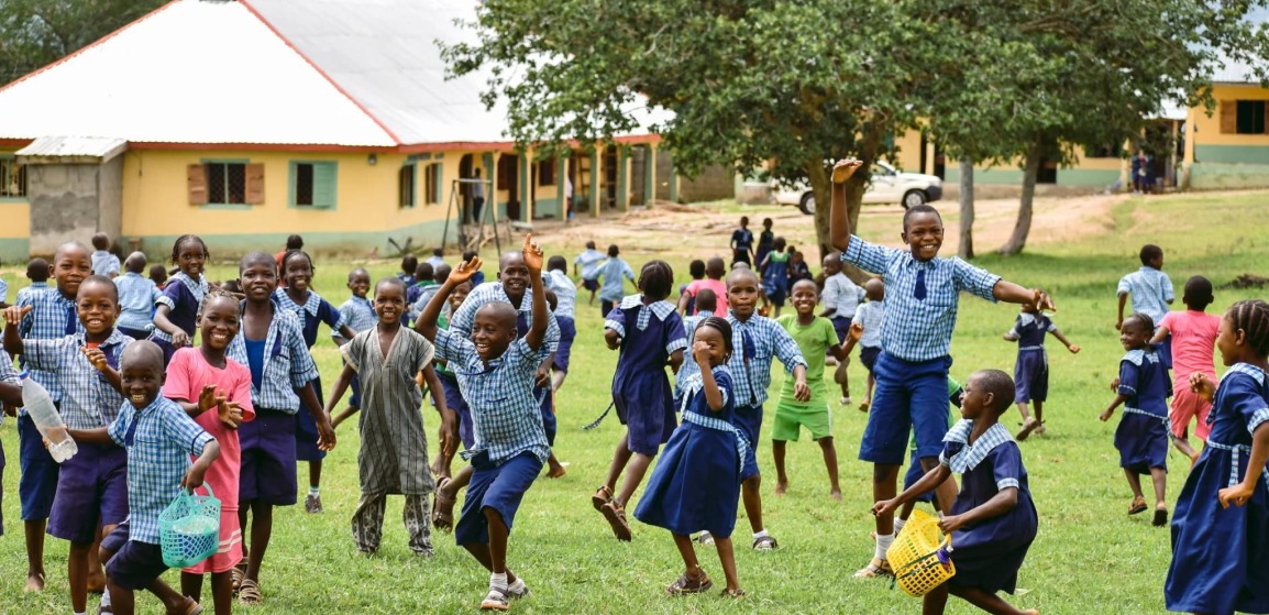 Children at a BULIE school outreach